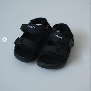 Kids Sandals by façade apt